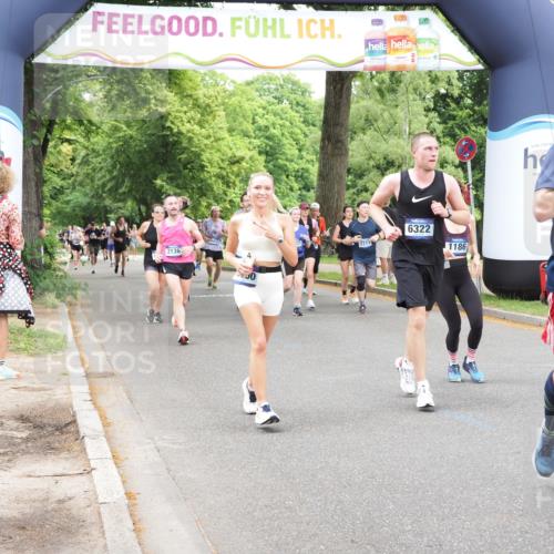 29.06.2025 - hella hamburg halbmarathon MichiJ http://msf.ph/oto/8252799 29.06.2025 10:52:14 Zwischen KM18-KM19 1186, 1229, 2136, 2490, 4307, 5073, 6322, 6706, 7907, 9339, 9477, 12426, 14642, 15000, 16063, 16344, 17434, 18128, 18199, 18525, 19173 meine-sportfotos.de