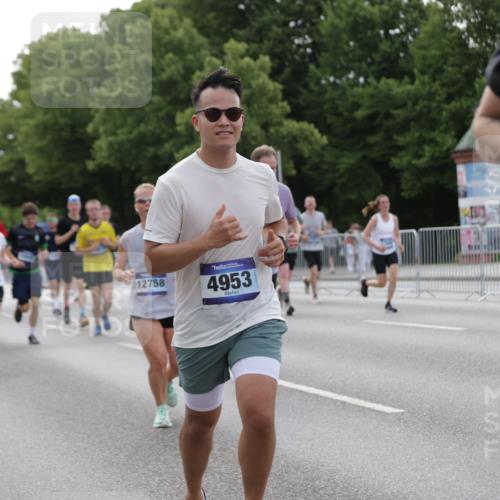 29.06.2025 - hella hamburg halbmarathon Jannik Wohlers http://msf.ph/oto/8252810 29.06.2025 10:31:12 Lombardsbrücke 1235, 1844, 1879, 2831, 3396, 3397, 3424, 3571, 3681, 4953, 5165, 5846, 5965, 6160, 6546, 6573, 6640, 7334, 7772, 8304, 8620, 8806, 9104, 9183, 9478, 9812, 9882, 9883, 10240, 10421, 10435, 10586, 11178, 11587, 12381, 12758, 13724, 15024, 15102, 15222, 15575, 16541, 16978, 17043, 17362, 17404, 17517, 17706, 17989, 18433, 18507, 18613, 18672, 18883, 18943, 19068, 19233 meine-sportfotos.de