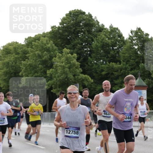 29.06.2025 - hella hamburg halbmarathon Jannik Wohlers http://msf.ph/oto/8252857 29.06.2025 10:31:13 Lombardsbrücke 1235, 1844, 1879, 2831, 2832, 3396, 3397, 3424, 3571, 3681, 4953, 5165, 5846, 5965, 6160, 6546, 6573, 6640, 7334, 7772, 8304, 8620, 8806, 9078, 9104, 9183, 9478, 9812, 9882, 9883, 10240, 10421, 10435, 10586, 11178, 11587, 12381, 12758, 13724, 15024, 15102, 15222, 15575, 16541, 16978, 17043, 17362, 17404, 17517, 17706, 17989, 18433, 18507, 18613, 18672, 18943, 19068, 19233 meine-sportfotos.de