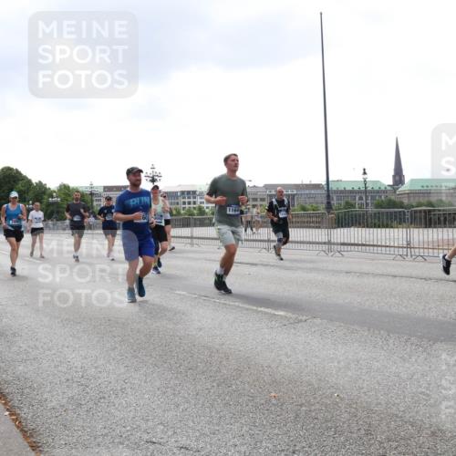 29.06.2025 - hella hamburg halbmarathon Lena Gebhardt http://msf.ph/oto/8252880 29.06.2025 10:45:46 Lombardsbrücke 1004, 1033, 1060, 1085, 1100, 1104, 1421, 1426, 1555, 1713, 1854, 1867, 1868, 1983, 2008, 2216, 2217, 2398, 2522, 2550, 2657, 2664, 2917, 2954, 2965, 2973, 3357, 3377, 3879, 4099, 4102, 4104, 4223, 4224, 4306, 4317, 4388, 4504, 4572, 4820, 5044, 5108, 5339, 5635, 5636, 5769, 5770, 5892, 5949, 6133, 6150, 6333, 6623, 6763, 6911, 6922, 7268, 7283, 7356, 7530, 7541, 7605, 7859, 7894, 8745, 9120, 9121, 9426, 9620, 10030, 10182, 10225, 10327, 10329, 10367, 10511, 11358 meine-sportfotos.de