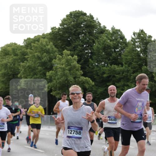 29.06.2025 - hella hamburg halbmarathon Jannik Wohlers http://msf.ph/oto/8252882 29.06.2025 10:31:13 Lombardsbrücke 1235, 1844, 1879, 2831, 2832, 3396, 3397, 3424, 3571, 3681, 4953, 5165, 5846, 5965, 6160, 6546, 6573, 6640, 7334, 7772, 8304, 8620, 8806, 9078, 9104, 9183, 9478, 9812, 9882, 9883, 10240, 10421, 10435, 10586, 11178, 11587, 12381, 12758, 13724, 15024, 15102, 15222, 15575, 16541, 16978, 17043, 17362, 17404, 17517, 17706, 17989, 18433, 18507, 18613, 18672, 18943, 19068, 19233 meine-sportfotos.de