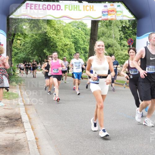 29.06.2025 - hella hamburg halbmarathon MichiJ http://msf.ph/oto/8252890 29.06.2025 10:52:15 Zwischen KM18-KM19 1186, 1229, 2136, 2490, 4307, 5073, 6322, 6706, 7210, 7211, 7907, 8960, 9477, 12426, 14642, 15000, 16063, 17434, 18128, 18199, 19173 meine-sportfotos.de