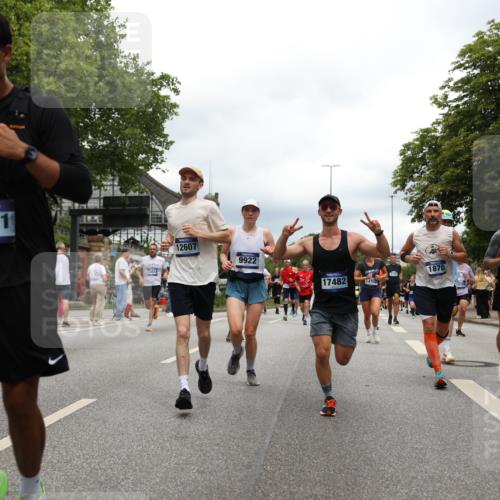 29.06.2025 - hella hamburg halbmarathon Yannick Fuchs http://msf.ph/oto/8252897 29.06.2025 10:48:02 20KM 1267, 1422, 1442, 1502, 1549, 1870, 2058, 2432, 2518, 2630, 3096, 3103, 3310, 3819, 3898, 4299, 5020, 5259, 6260, 6294, 6374, 7129, 7395, 7478, 7973, 8223, 8285, 8394, 9032, 9380, 9791, 9922, 10040, 11009, 11068, 11430, 11789, 11844, 12213, 12321, 12607, 12632, 13033, 13147, 13397, 13794, 13803, 13912, 14026, 14239, 14702, 15146, 15856, 16623, 16750, 16780, 17482, 17765, 18308, 18450, 18514, 18612, 18759, 19067, 19177 meine-sportfotos.de