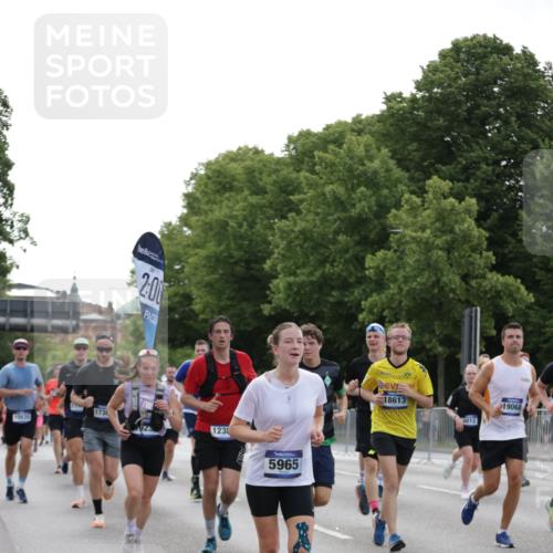 29.06.2025 - hella hamburg halbmarathon Jannik Wohlers http://msf.ph/oto/8252947 29.06.2025 10:31:14 Lombardsbrücke 1235, 1373, 1844, 1879, 2831, 2832, 3396, 3397, 3424, 3571, 3681, 4953, 5165, 5965, 6160, 6546, 6573, 6640, 7334, 7772, 8304, 8620, 8806, 9078, 9104, 9183, 9478, 9812, 9882, 9883, 10240, 10421, 10435, 10586, 11178, 11587, 12381, 12758, 13724, 15024, 15102, 15222, 15575, 16310, 16541, 17043, 17362, 17404, 17517, 17706, 17989, 18433, 18507, 18613, 18629, 18672, 18943, 19068, 19233 meine-sportfotos.de