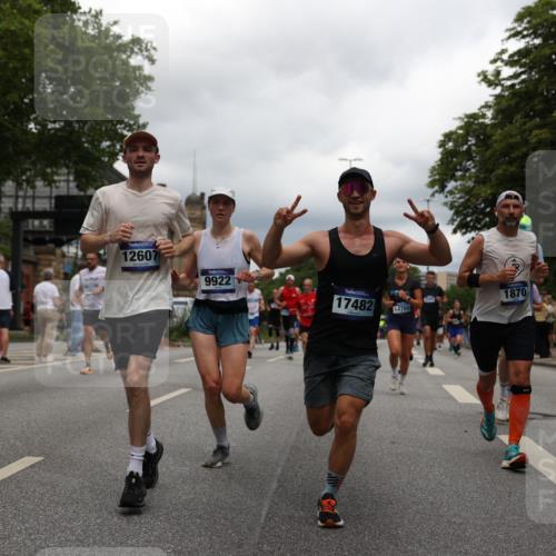 29.06.2025 - hella hamburg halbmarathon Yannick Fuchs http://msf.ph/oto/8252970 29.06.2025 10:48:02 20KM 1267, 1422, 1442, 1502, 1549, 1870, 2058, 2432, 2518, 2630, 3096, 3103, 3310, 3819, 3898, 4299, 5020, 5259, 6260, 6294, 6374, 7129, 7395, 7478, 7973, 8223, 8285, 8394, 9032, 9380, 9791, 9922, 10040, 11009, 11068, 11430, 11789, 11844, 12213, 12321, 12607, 12632, 13033, 13147, 13397, 13794, 13803, 13912, 14026, 14239, 14702, 15146, 15856, 16623, 16750, 16780, 17482, 17765, 18308, 18450, 18514, 18612, 18759, 19067, 19177 meine-sportfotos.de