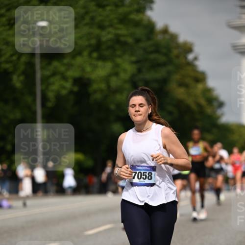 29.06.2025 - hella hamburg halbmarathon Dr. Thomas Lammeyer http://msf.ph/oto/8253033 29.06.2025 10:14:24 Kennedybrücke 1052, 1186, 1456, 1513, 4389, 7058, 7250, 8685, 9150, 9681, 9829, 9988 meine-sportfotos.de