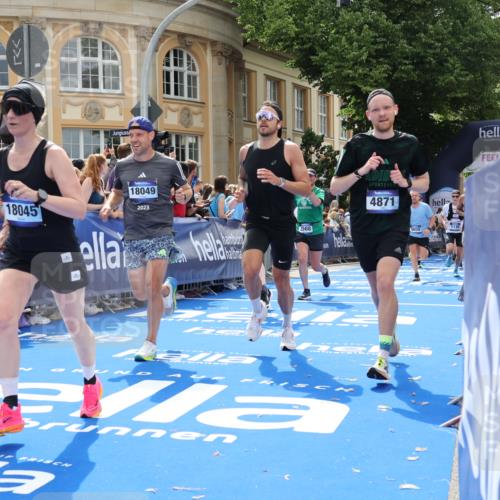 29.06.2025 - hella hamburg halbmarathon Strokosch-Dieckow http://msf.ph/oto/8253035 29.06.2025 10:41:06 Ziel 1136, 2568, 2949, 3332, 3618, 4205, 4380, 4871, 5709, 6550, 6683, 8122, 9358, 9659, 9755, 9815, 10375, 11062, 11922, 12895, 13268, 17100, 17620, 17834, 17971, 18045, 18049 meine-sportfotos.de
