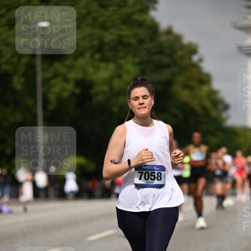 29.06.2025 - hella hamburg halbmarathon Dr. Thomas Lammeyer http://msf.ph/oto/8253084 29.06.2025 10:14:25 Kennedybrücke 1052, 1186, 1456, 4389, 7058, 7250, 8685, 9150, 9829, 9988 meine-sportfotos.de