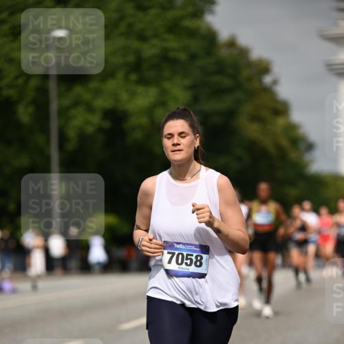 29.06.2025 - hella hamburg halbmarathon Dr. Thomas Lammeyer http://msf.ph/oto/8253131 29.06.2025 10:14:25 Kennedybrücke 1052, 1186, 1456, 4389, 7058, 7250, 8685, 9150, 9829, 9988 meine-sportfotos.de