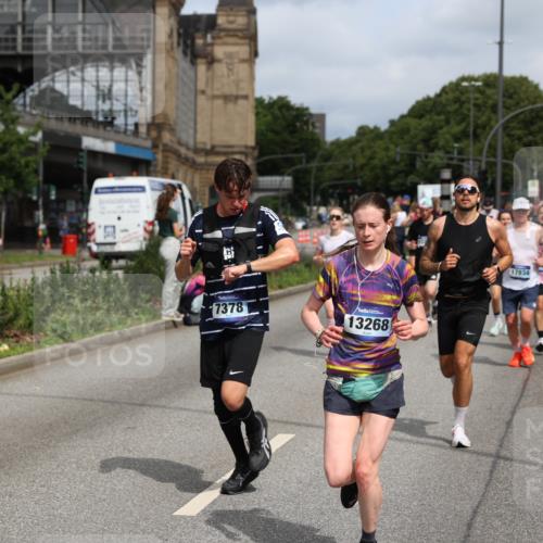 29.06.2025 - hella hamburg halbmarathon Yannick Fuchs http://msf.ph/oto/8253141 29.06.2025 10:35:37 20KM 1136, 1631, 1677, 2568, 2797, 3618, 4205, 4303, 4380, 4634, 4871, 4889, 4893, 5007, 5014, 5026, 5410, 5709, 6429, 6683, 6771, 6901, 7378, 7774, 7796, 8074, 8122, 8966, 9358, 9547, 9640, 9659, 9711, 9755, 9885, 9979, 10375, 10783, 10978, 11062, 11765, 11922, 11959, 12292, 12385, 12895, 13268, 13457, 14555, 14661, 14820, 15164, 15247, 15351, 16201, 16249, 16347, 16599, 16816, 17100, 17720, 17834, 17971, 18045, 18049, 18399, 18412, 18573 meine-sportfotos.de