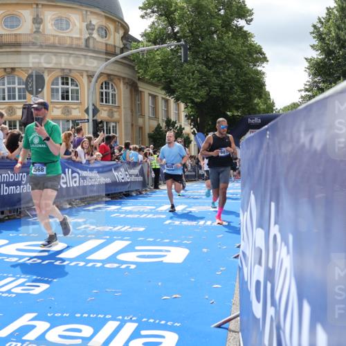 29.06.2025 - hella hamburg halbmarathon Strokosch-Dieckow http://msf.ph/oto/8253164 29.06.2025 10:41:08 Ziel 1136, 2568, 2949, 3332, 3618, 4205, 4380, 4871, 5387, 5709, 6683, 6901, 8122, 9358, 9659, 9711, 9815, 10375, 12434, 12895, 13268, 17100, 17620, 17834, 17971, 18045, 18049 meine-sportfotos.de