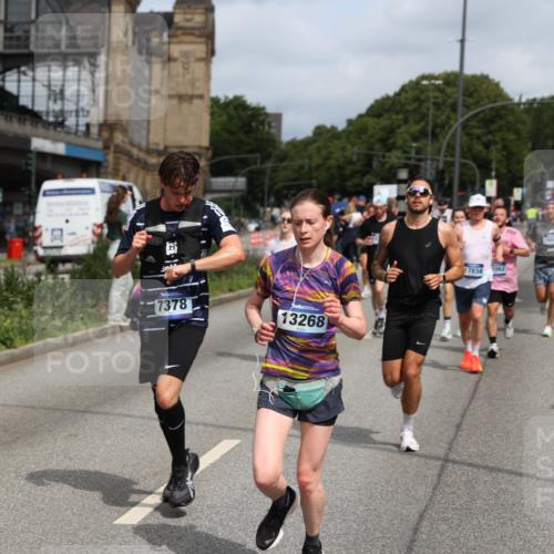29.06.2025 - hella hamburg halbmarathon Yannick Fuchs http://msf.ph/oto/8253169 29.06.2025 10:35:37 20KM 1136, 1631, 1677, 2568, 2797, 3618, 4205, 4303, 4380, 4634, 4871, 4889, 4893, 5007, 5014, 5026, 5410, 5709, 6429, 6683, 6771, 6901, 7378, 7774, 7796, 8074, 8122, 8966, 9358, 9547, 9640, 9659, 9711, 9755, 9885, 9979, 10375, 10783, 10978, 11062, 11765, 11922, 11959, 12292, 12385, 12895, 13268, 13457, 14555, 14661, 14820, 15164, 15247, 15351, 16201, 16249, 16347, 16599, 16816, 17100, 17720, 17834, 17971, 18045, 18049, 18399, 18412, 18573 meine-sportfotos.de