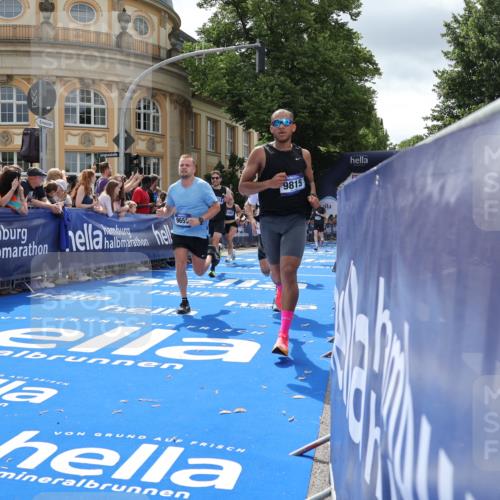 29.06.2025 - hella hamburg halbmarathon Strokosch-Dieckow http://msf.ph/oto/8253203 29.06.2025 10:41:09 Ziel 1136, 2568, 3332, 3618, 4205, 4380, 4871, 5387, 5709, 6683, 6901, 8122, 9358, 9659, 9711, 9815, 10375, 12434, 12895, 13268, 17100, 17620, 17834, 17971, 18045, 18049 meine-sportfotos.de