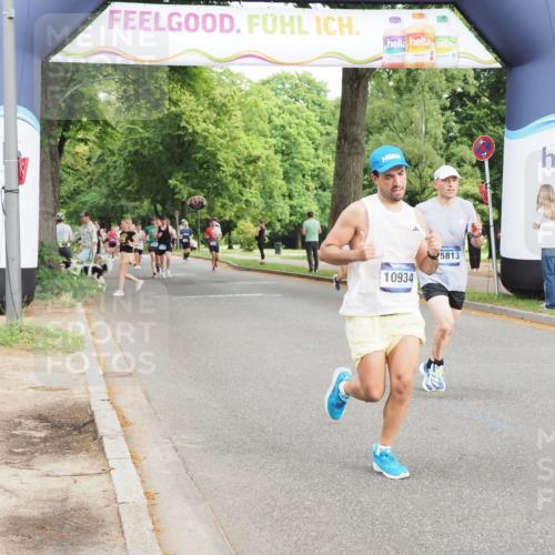 29.06.2025 - hella hamburg halbmarathon MichiJ http://msf.ph/oto/8253239 29.06.2025 10:29:05 Zwischen KM18-KM19 1603, 3332, 4843, 5409, 5916, 6080, 7080, 8465, 8467, 10934, 11731, 14092, 14924, 15424, 15813, 16761, 17214 meine-sportfotos.de