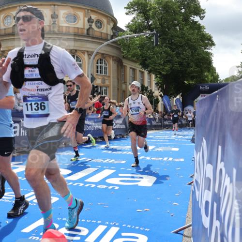 29.06.2025 - hella hamburg halbmarathon Strokosch-Dieckow http://msf.ph/oto/8253304 29.06.2025 10:41:10 Ziel 1136, 2568, 3332, 3618, 4205, 4380, 4871, 5387, 5709, 6901, 8122, 9358, 9659, 9711, 9815, 10375, 12434, 12895, 13268, 17100, 17620, 17834, 18045, 18049 meine-sportfotos.de
