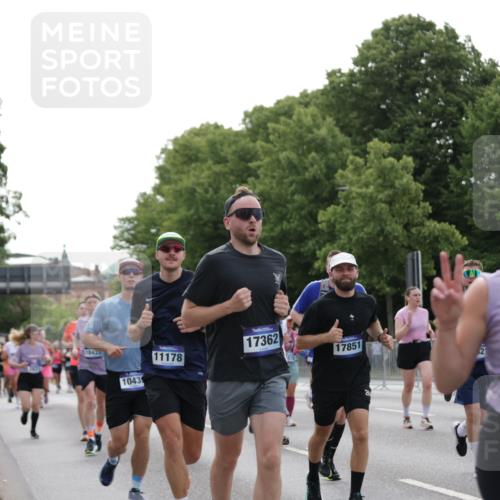 29.06.2025 - hella hamburg halbmarathon Jannik Wohlers http://msf.ph/oto/8253326 29.06.2025 10:31:17 Lombardsbrücke 1235, 1373, 1844, 1879, 2831, 2832, 3396, 3397, 3424, 3571, 3681, 4953, 5165, 5965, 6160, 6546, 6573, 6640, 7334, 8304, 8620, 8806, 9078, 9104, 9183, 9478, 9812, 9882, 9883, 10148, 10240, 10421, 10435, 10653, 11178, 12381, 12758, 13724, 14793, 15024, 15102, 15222, 15575, 16310, 16541, 17043, 17362, 17404, 17517, 18433, 18613, 18629, 18672, 19068, 19233 meine-sportfotos.de