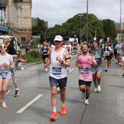29.06.2025 - hella hamburg halbmarathon Yannick Fuchs http://msf.ph/oto/8253429 29.06.2025 10:35:40 20KM 1136, 1631, 1677, 2568, 2797, 3618, 4205, 4303, 4380, 4634, 4871, 4893, 5026, 5410, 5709, 6429, 6550, 6683, 6771, 6901, 7378, 7774, 7796, 8122, 9358, 9547, 9640, 9659, 9711, 9755, 9885, 10375, 10783, 10978, 11062, 11765, 11922, 12292, 12385, 12895, 13268, 13457, 14555, 14661, 15247, 15351, 16201, 16347, 16816, 17100, 17720, 17834, 17971, 18045, 18049, 18399, 18412, 18573 meine-sportfotos.de