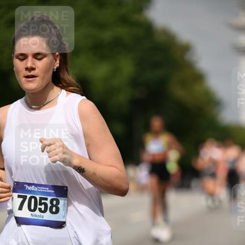 29.06.2025 - hella hamburg halbmarathon Dr. Thomas Lammeyer http://msf.ph/oto/8253434 29.06.2025 10:14:26 Kennedybrücke 1052, 1186, 1456, 4389, 7058, 7250, 8685, 9150, 9829, 9988 meine-sportfotos.de