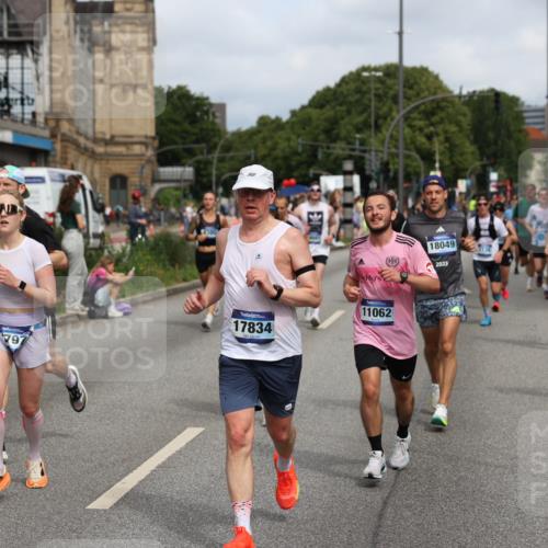 29.06.2025 - hella hamburg halbmarathon Yannick Fuchs http://msf.ph/oto/8253437 29.06.2025 10:35:40 20KM 1136, 1631, 1677, 2568, 2797, 3618, 4205, 4303, 4380, 4634, 4871, 4893, 5026, 5410, 5709, 6429, 6550, 6683, 6771, 6901, 7378, 7774, 7796, 8122, 9358, 9547, 9640, 9659, 9711, 9755, 9885, 10375, 10783, 10978, 11062, 11765, 11922, 12292, 12385, 12895, 13268, 13457, 14555, 14661, 15247, 15351, 16201, 16347, 16816, 17100, 17720, 17834, 17971, 18045, 18049, 18399, 18412, 18573 meine-sportfotos.de