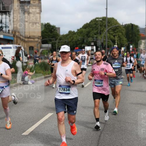29.06.2025 - hella hamburg halbmarathon Yannick Fuchs http://msf.ph/oto/8253442 29.06.2025 10:35:40 20KM 1136, 1631, 1677, 2568, 2797, 3618, 4205, 4303, 4380, 4634, 4871, 4893, 5026, 5410, 5709, 6429, 6550, 6683, 6771, 6901, 7378, 7774, 7796, 8122, 9358, 9547, 9640, 9659, 9711, 9755, 9885, 10375, 10783, 10978, 11062, 11765, 11922, 12292, 12385, 12895, 13268, 13457, 14555, 14661, 15247, 15351, 16201, 16347, 16816, 17100, 17720, 17834, 17971, 18045, 18049, 18399, 18412, 18573 meine-sportfotos.de