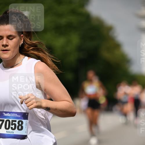 29.06.2025 - hella hamburg halbmarathon Dr. Thomas Lammeyer http://msf.ph/oto/8253463 29.06.2025 10:14:27 Kennedybrücke 1052, 1186, 1456, 4389, 7058, 7250, 8685, 9150, 9829, 9988 meine-sportfotos.de