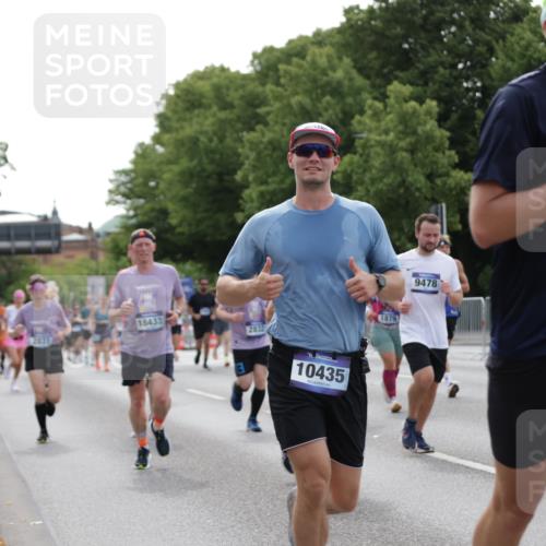 29.06.2025 - hella hamburg halbmarathon Jannik Wohlers http://msf.ph/oto/8253473 29.06.2025 10:31:18 Lombardsbrücke 1235, 1373, 1844, 1879, 2831, 2832, 3396, 3397, 3424, 3571, 3681, 3751, 4877, 4953, 5165, 5965, 6160, 6546, 6573, 6640, 7334, 8304, 8620, 8806, 9078, 9104, 9183, 9478, 9812, 9882, 9883, 10148, 10240, 10421, 10435, 10653, 11178, 12381, 12758, 13724, 14793, 15024, 15102, 15222, 15575, 16310, 16541, 17043, 17362, 17404, 17517, 18433, 18613, 18629, 18672, 19068, 19233 meine-sportfotos.de
