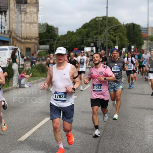 29.06.2025 - hella hamburg halbmarathon Yannick Fuchs http://msf.ph/oto/8253489 29.06.2025 10:35:40 20KM 1136, 1631, 1677, 2568, 2797, 3618, 4205, 4303, 4380, 4634, 4871, 4893, 5026, 5410, 5709, 6429, 6550, 6683, 6771, 6901, 7378, 7774, 7796, 8122, 9358, 9547, 9640, 9659, 9711, 9755, 9885, 10375, 10783, 10978, 11062, 11765, 11922, 12292, 12385, 12895, 13268, 13457, 14555, 14661, 15247, 15351, 16201, 16347, 16816, 17100, 17720, 17834, 17971, 18045, 18049, 18399, 18412, 18573 meine-sportfotos.de