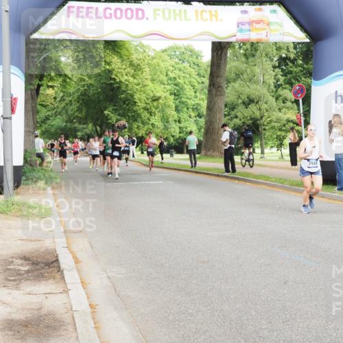 29.06.2025 - hella hamburg halbmarathon MichiJ http://msf.ph/oto/8253523 29.06.2025 10:29:07 Zwischen KM18-KM19 1603, 2949, 5409, 5916, 6080, 7080, 8467, 10934, 14092, 14924, 15424, 15813, 16761 meine-sportfotos.de