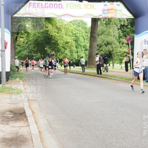 29.06.2025 - hella hamburg halbmarathon MichiJ http://msf.ph/oto/8253560 29.06.2025 10:29:07 Zwischen KM18-KM19 1603, 2949, 5409, 5916, 6080, 7080, 8467, 10934, 14092, 14924, 15424, 15813, 16761 meine-sportfotos.de
