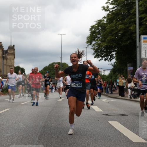 29.06.2025 - hella hamburg halbmarathon Yannick Fuchs http://msf.ph/oto/8253667 29.06.2025 10:48:04 20KM 1267, 1422, 1442, 1502, 1549, 1870, 2432, 2630, 3096, 3103, 3310, 3898, 4299, 5020, 5259, 6260, 6294, 6374, 7129, 7395, 7478, 7973, 8223, 8285, 8394, 9032, 9380, 9791, 9922, 10040, 11009, 11068, 11430, 11789, 12213, 12321, 12607, 13147, 13397, 13794, 13803, 13869, 13912, 14026, 14239, 14702, 15146, 15856, 16623, 16750, 16780, 17482, 17765, 18308, 18450, 18514, 18612, 18759, 19067, 19177 meine-sportfotos.de