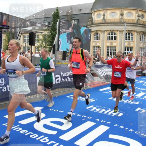 29.06.2025 - hella hamburg halbmarathon Michael Strokosch http://msf.ph/oto/8253675 29.06.2025 10:50:20 Ziel 1119, 4933, 7930, 7932, 8921, 10371, 11607, 12949, 13609, 13690, 14034, 15620, 16000, 16242, 18499, 18811, 19040 meine-sportfotos.de