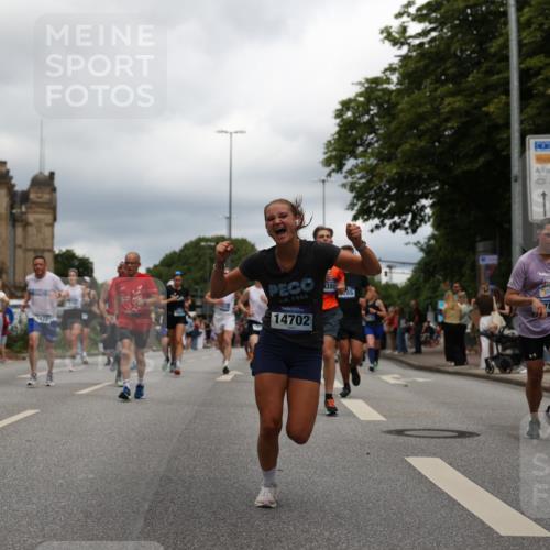 29.06.2025 - hella hamburg halbmarathon Yannick Fuchs http://msf.ph/oto/8253685 29.06.2025 10:48:04 20KM 1267, 1422, 1442, 1502, 1549, 1870, 2432, 2630, 3096, 3103, 3310, 3898, 4299, 5020, 5259, 6260, 6294, 6374, 7129, 7395, 7478, 7973, 8223, 8285, 8394, 9032, 9380, 9791, 9922, 10040, 11009, 11068, 11430, 11789, 12213, 12321, 12607, 13147, 13397, 13794, 13803, 13869, 13912, 14026, 14239, 14702, 15146, 15856, 16623, 16750, 16780, 17482, 17765, 18308, 18450, 18514, 18612, 18759, 19067, 19177 meine-sportfotos.de