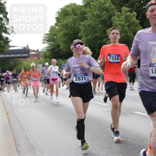 29.06.2025 - hella hamburg halbmarathon Jannik Wohlers http://msf.ph/oto/8253744 29.06.2025 10:31:21 Lombardsbrücke 1235, 1373, 1844, 1879, 2672, 2831, 2832, 3239, 3396, 3397, 3424, 3571, 3681, 3751, 4877, 4953, 5965, 6160, 6573, 6640, 6718, 6727, 7334, 7898, 8304, 8620, 8806, 9078, 9104, 9183, 9478, 9812, 9882, 9883, 10148, 10240, 10421, 10435, 10653, 11178, 12381, 12663, 12758, 14536, 14793, 15024, 15102, 15222, 15575, 16310, 16541, 17043, 17342, 17362, 17404, 18428, 18433, 18613, 18629, 18672, 19068, 19233 meine-sportfotos.de