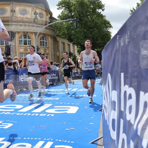 29.06.2025 - hella hamburg halbmarathon Strokosch-Dieckow http://msf.ph/oto/8253785 29.06.2025 10:41:17 Ziel 1570, 3332, 4205, 4303, 5387, 6771, 6901, 7432, 8122, 9711, 10375, 10783, 12434, 12895, 13876, 16816, 17834, 18509, 18573, 18764 meine-sportfotos.de