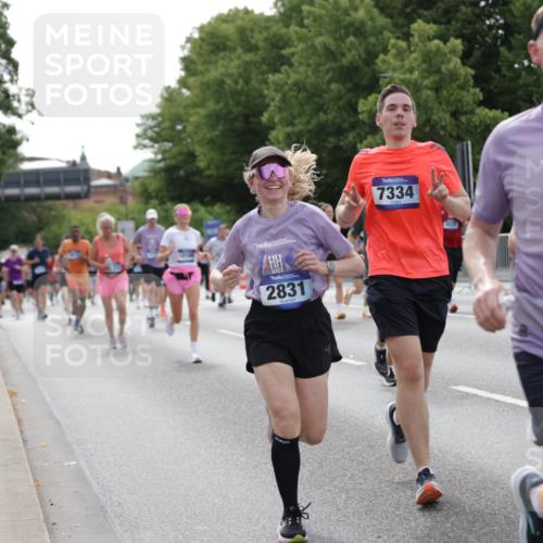 29.06.2025 - hella hamburg halbmarathon Jannik Wohlers http://msf.ph/oto/8253815 29.06.2025 10:31:21 Lombardsbrücke 1235, 1373, 1844, 1879, 2672, 2831, 2832, 3239, 3396, 3397, 3424, 3571, 3681, 3751, 4877, 4953, 5965, 6160, 6573, 6640, 6718, 6727, 7334, 7898, 8304, 8620, 8806, 9078, 9104, 9183, 9478, 9812, 9882, 9883, 10148, 10240, 10421, 10435, 10653, 11178, 12381, 12663, 12758, 14536, 14793, 15024, 15102, 15222, 15575, 16310, 16541, 17043, 17342, 17362, 17404, 18428, 18433, 18613, 18629, 18672, 19068, 19233 meine-sportfotos.de