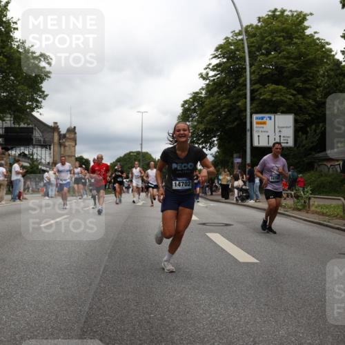 29.06.2025 - hella hamburg halbmarathon Yannick Fuchs http://msf.ph/oto/8253827 29.06.2025 10:48:04 20KM 1267, 1422, 1442, 1502, 1549, 1870, 2432, 2630, 3096, 3103, 3310, 3898, 4299, 5020, 5259, 6260, 6294, 6374, 7129, 7395, 7478, 7973, 8223, 8285, 8394, 9032, 9380, 9791, 9922, 10040, 11009, 11068, 11430, 11789, 12213, 12321, 12607, 13147, 13397, 13794, 13803, 13869, 13912, 14026, 14239, 14702, 15146, 15856, 16623, 16750, 16780, 17482, 17765, 18308, 18450, 18514, 18612, 18759, 19067, 19177 meine-sportfotos.de