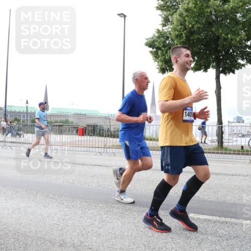 29.06.2025 - hella hamburg halbmarathon Lena Gebhardt http://msf.ph/oto/8253830 29.06.2025 10:34:16 Lombardsbrücke 1417, 1672, 1705, 1787, 2023, 2265, 2412, 2464, 2482, 2496, 2510, 2511, 2526, 2801, 2933, 3145, 3264, 3340, 3345, 3829, 3848, 4479, 4540, 4807, 4824, 4826, 4942, 5561, 5566, 5584, 5609, 5691, 6105, 6171, 6329, 6364, 6515, 6516, 6571, 6574, 6956, 7027, 7324, 7329, 7565, 7644, 8202, 8277, 8349, 8375, 8377, 8383, 8401, 8705, 8965, 9094, 9379, 9875, 9995, 10007, 10071, 10360, 10564, 11872, 13957, 16238, 16682, 16919, 17230, 18158, 18941 meine-sportfotos.de