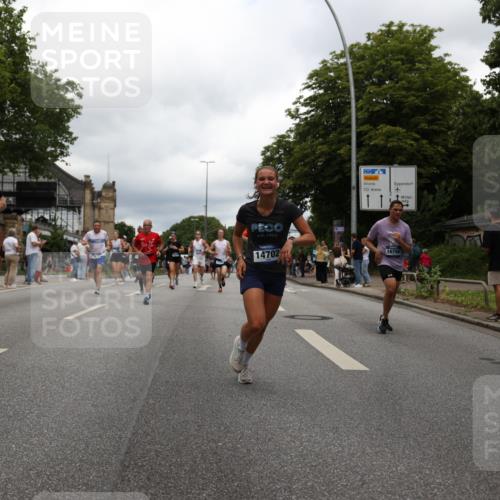 29.06.2025 - hella hamburg halbmarathon Yannick Fuchs http://msf.ph/oto/8253846 29.06.2025 10:48:04 20KM 1267, 1422, 1442, 1502, 1549, 1870, 2432, 2630, 3096, 3103, 3310, 3898, 4299, 5020, 5259, 6260, 6294, 6374, 7129, 7395, 7478, 7973, 8223, 8285, 8394, 9032, 9380, 9791, 9922, 10040, 11009, 11068, 11430, 11789, 12213, 12321, 12607, 13147, 13397, 13794, 13803, 13869, 13912, 14026, 14239, 14702, 15146, 15856, 16623, 16750, 16780, 17482, 17765, 18308, 18450, 18514, 18612, 18759, 19067, 19177 meine-sportfotos.de