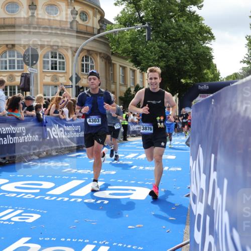 29.06.2025 - hella hamburg halbmarathon Strokosch-Dieckow http://msf.ph/oto/8253932 29.06.2025 10:41:21 Ziel 1570, 2797, 3204, 4303, 4893, 5387, 6771, 6901, 7432, 7774, 7796, 9711, 10783, 12434, 13876, 14555, 16816, 17882, 18412, 18509, 18573, 18764 meine-sportfotos.de