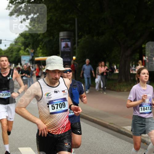 29.06.2025 - hella hamburg halbmarathon Yannick Fuchs http://msf.ph/oto/8253967 29.06.2025 10:35:43 20KM 1136, 1631, 2579, 2797, 3618, 4205, 4303, 4380, 4634, 4871, 4893, 5709, 6550, 6683, 6771, 6901, 7378, 7774, 7796, 8122, 8358, 9358, 9547, 9640, 9659, 9711, 9755, 9885, 10375, 10783, 11062, 11765, 11922, 12292, 12385, 12895, 13268, 13457, 14555, 14661, 15247, 15351, 16816, 17032, 17100, 17720, 17834, 18045, 18049, 18412, 18573, 18802 meine-sportfotos.de