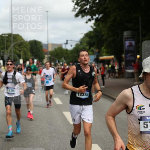 29.06.2025 - hella hamburg halbmarathon Yannick Fuchs http://msf.ph/oto/8253972 29.06.2025 10:35:43 20KM 1136, 1631, 2579, 2797, 3618, 4205, 4303, 4380, 4634, 4871, 4893, 5709, 6550, 6683, 6771, 6901, 7378, 7774, 7796, 8122, 8358, 9358, 9547, 9640, 9659, 9711, 9755, 9885, 10375, 10783, 11062, 11765, 11922, 12292, 12385, 12895, 13268, 13457, 14555, 14661, 15247, 15351, 16816, 17032, 17100, 17720, 17834, 18045, 18049, 18412, 18573, 18802 meine-sportfotos.de