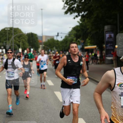 29.06.2025 - hella hamburg halbmarathon Yannick Fuchs http://msf.ph/oto/8253982 29.06.2025 10:35:43 20KM 1136, 1631, 2579, 2797, 3618, 4205, 4303, 4380, 4634, 4871, 4893, 5709, 6550, 6683, 6771, 6901, 7378, 7774, 7796, 8122, 8358, 9358, 9547, 9640, 9659, 9711, 9755, 9885, 10375, 10783, 11062, 11765, 11922, 12292, 12385, 12895, 13268, 13457, 14555, 14661, 15247, 15351, 16816, 17032, 17100, 17720, 17834, 18045, 18049, 18412, 18573, 18802 meine-sportfotos.de