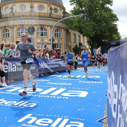 29.06.2025 - hella hamburg halbmarathon Strokosch-Dieckow http://msf.ph/oto/8254001 29.06.2025 10:41:23 Ziel 1570, 2579, 2797, 3204, 4303, 4893, 5987, 6771, 7432, 7774, 7796, 10783, 12588, 13876, 14555, 16816, 17159, 17882, 18412, 18509, 18573, 18764 meine-sportfotos.de