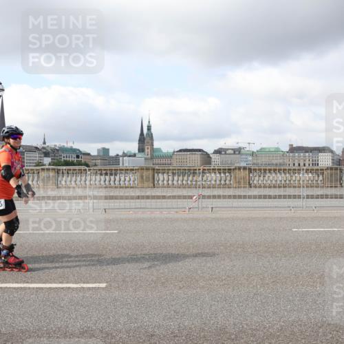 29.06.2025 - hella hamburg halbmarathon Lena Gebhardt http://msf.ph/oto/8254027 29.06.2025 09:03:18 Lombardsbrücke  meine-sportfotos.de