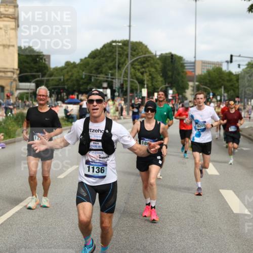 29.06.2025 - hella hamburg halbmarathon Yannick Fuchs http://msf.ph/oto/8254060 29.06.2025 10:35:44 20KM 1136, 1631, 2579, 2797, 3618, 4205, 4303, 4380, 4634, 4871, 4893, 5709, 6550, 6683, 6771, 6901, 7378, 7774, 7796, 8122, 8358, 9358, 9547, 9640, 9659, 9711, 9755, 9885, 10375, 10783, 11062, 11765, 11922, 12292, 12385, 12895, 13268, 13457, 14555, 14661, 15247, 15351, 16816, 17032, 17100, 17720, 17834, 18045, 18049, 18412, 18573, 18802 meine-sportfotos.de