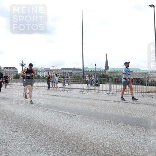 29.06.2025 - hella hamburg halbmarathon Lena Gebhardt http://msf.ph/oto/8254069 29.06.2025 10:34:17 Lombardsbrücke 1417, 1672, 1705, 1787, 2023, 2265, 2412, 2464, 2482, 2496, 2510, 2511, 2526, 2801, 2933, 3145, 3264, 3340, 3345, 3829, 3848, 4479, 4540, 4807, 4824, 4826, 5561, 5584, 5609, 5691, 6034, 6105, 6171, 6329, 6364, 6516, 6571, 6574, 6956, 7027, 7324, 7329, 7565, 7644, 8202, 8277, 8349, 8375, 8377, 8383, 8401, 8705, 8965, 9094, 9379, 9875, 9995, 10007, 10071, 10360, 10564, 11872, 13957, 16238, 16390, 16682, 16919, 17230, 18158, 18941 meine-sportfotos.de
