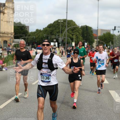 29.06.2025 - hella hamburg halbmarathon Yannick Fuchs http://msf.ph/oto/8254097 29.06.2025 10:35:44 20KM 1136, 1631, 2579, 2797, 3618, 4205, 4303, 4380, 4634, 4871, 4893, 5709, 6550, 6683, 6771, 6901, 7378, 7774, 7796, 8122, 8358, 9358, 9547, 9640, 9659, 9711, 9755, 9885, 10375, 10783, 11062, 11765, 11922, 12292, 12385, 12895, 13268, 13457, 14555, 14661, 15247, 15351, 16816, 17032, 17100, 17720, 17834, 18045, 18049, 18412, 18573, 18802 meine-sportfotos.de