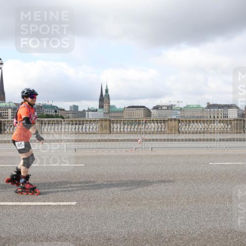 29.06.2025 - hella hamburg halbmarathon Lena Gebhardt http://msf.ph/oto/8254114 29.06.2025 09:03:18 Lombardsbrücke  meine-sportfotos.de