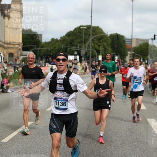 29.06.2025 - hella hamburg halbmarathon Yannick Fuchs http://msf.ph/oto/8254126 29.06.2025 10:35:44 20KM 1136, 1631, 2579, 2797, 3618, 4205, 4303, 4380, 4634, 4871, 4893, 5709, 6550, 6683, 6771, 6901, 7378, 7774, 7796, 8122, 8358, 9358, 9547, 9640, 9659, 9711, 9755, 9885, 10375, 10783, 11062, 11765, 11922, 12292, 12385, 12895, 13268, 13457, 14555, 14661, 15247, 15351, 16816, 17032, 17100, 17720, 17834, 18045, 18049, 18412, 18573, 18802 meine-sportfotos.de