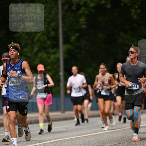 29.06.2025 - hella hamburg halbmarathon Dr. Thomas Lammeyer http://msf.ph/oto/8254147 29.06.2025 10:35:04 Kennedybrücke 1059, 1472, 1773, 2097, 2414, 2505, 2569, 2754, 2755, 3131, 3443, 4561, 4817, 5437, 5943, 6057, 6195, 6546, 6616, 6620, 6725, 6787, 7071, 7351, 7604, 7772, 8050, 8792, 9576, 9937, 10989 meine-sportfotos.de